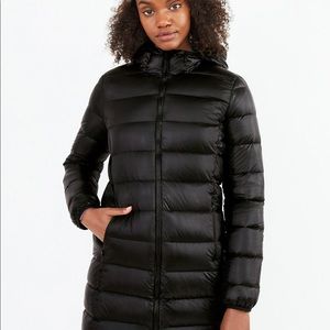 🖤Like New! Aritzia - TNA ‘The Little Puff’, long!